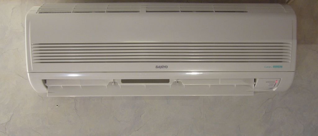 Wall mounted indoor heat pump head